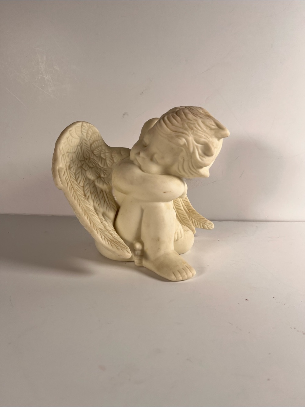 Cherub Angel Figurine in Cream - Unbranded Decorative Statue